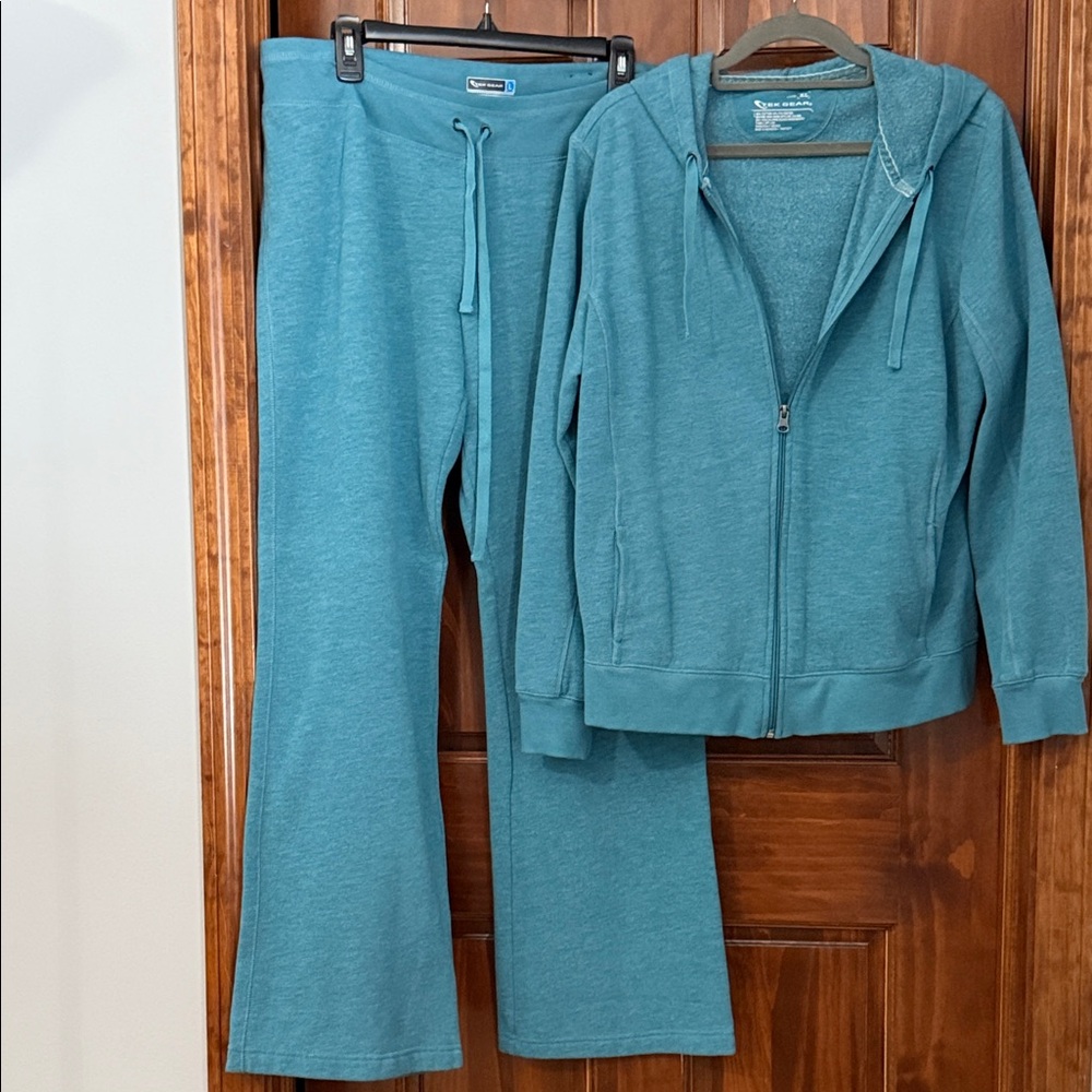 Tek Gear sweat set